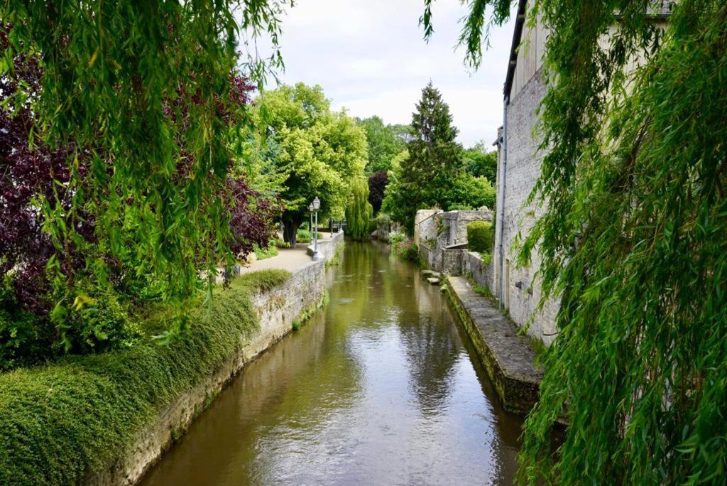 Le Bourg Bed and Breakfast Asnieres-en-Bessin Buitenkant foto