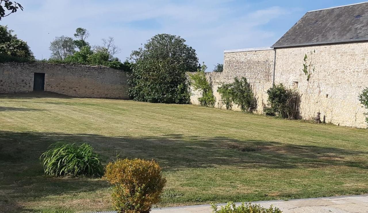 Le Bourg Bed and Breakfast Asnieres-en-Bessin Buitenkant foto