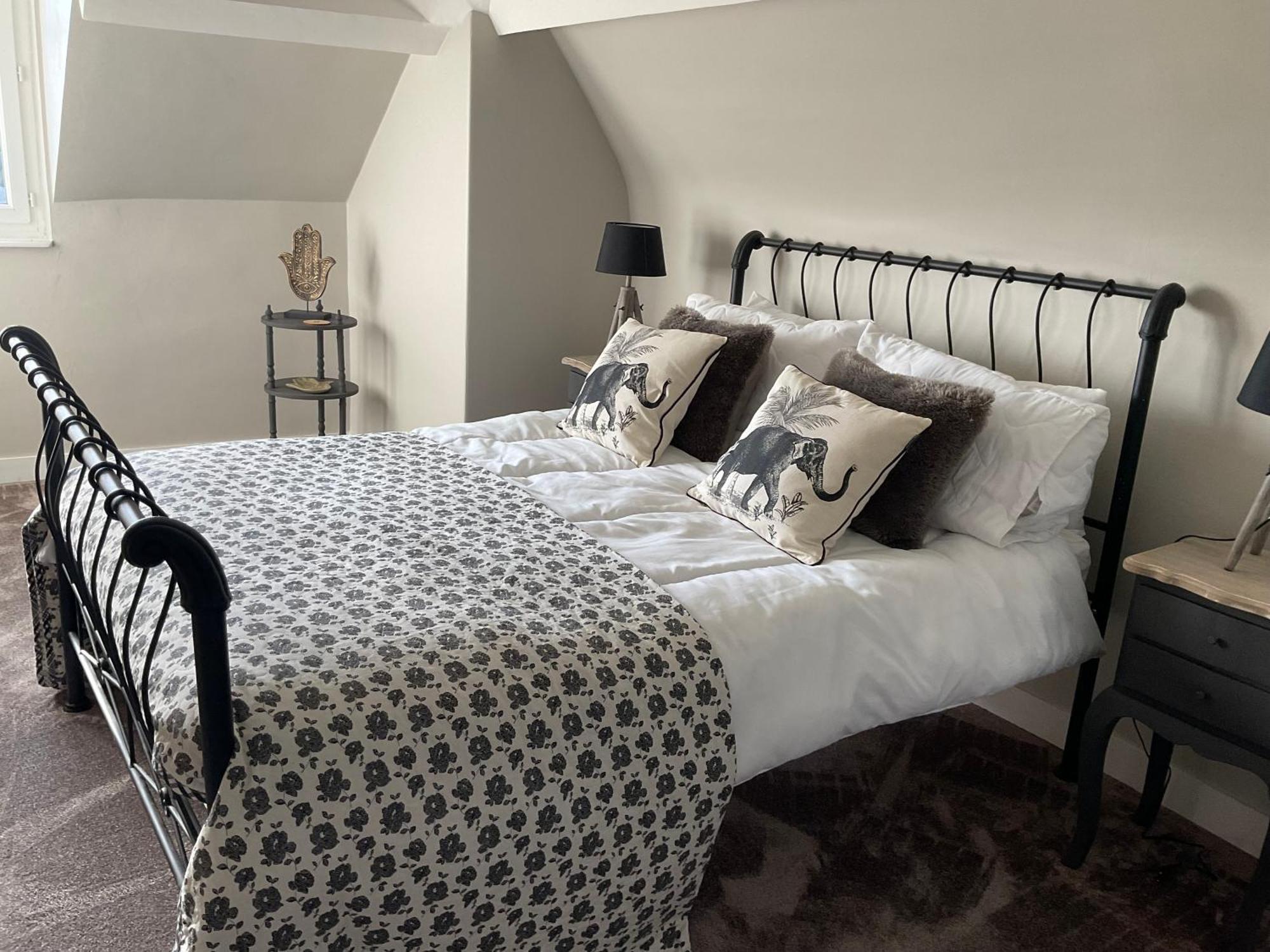 Le Bourg Bed and Breakfast Asnieres-en-Bessin Buitenkant foto