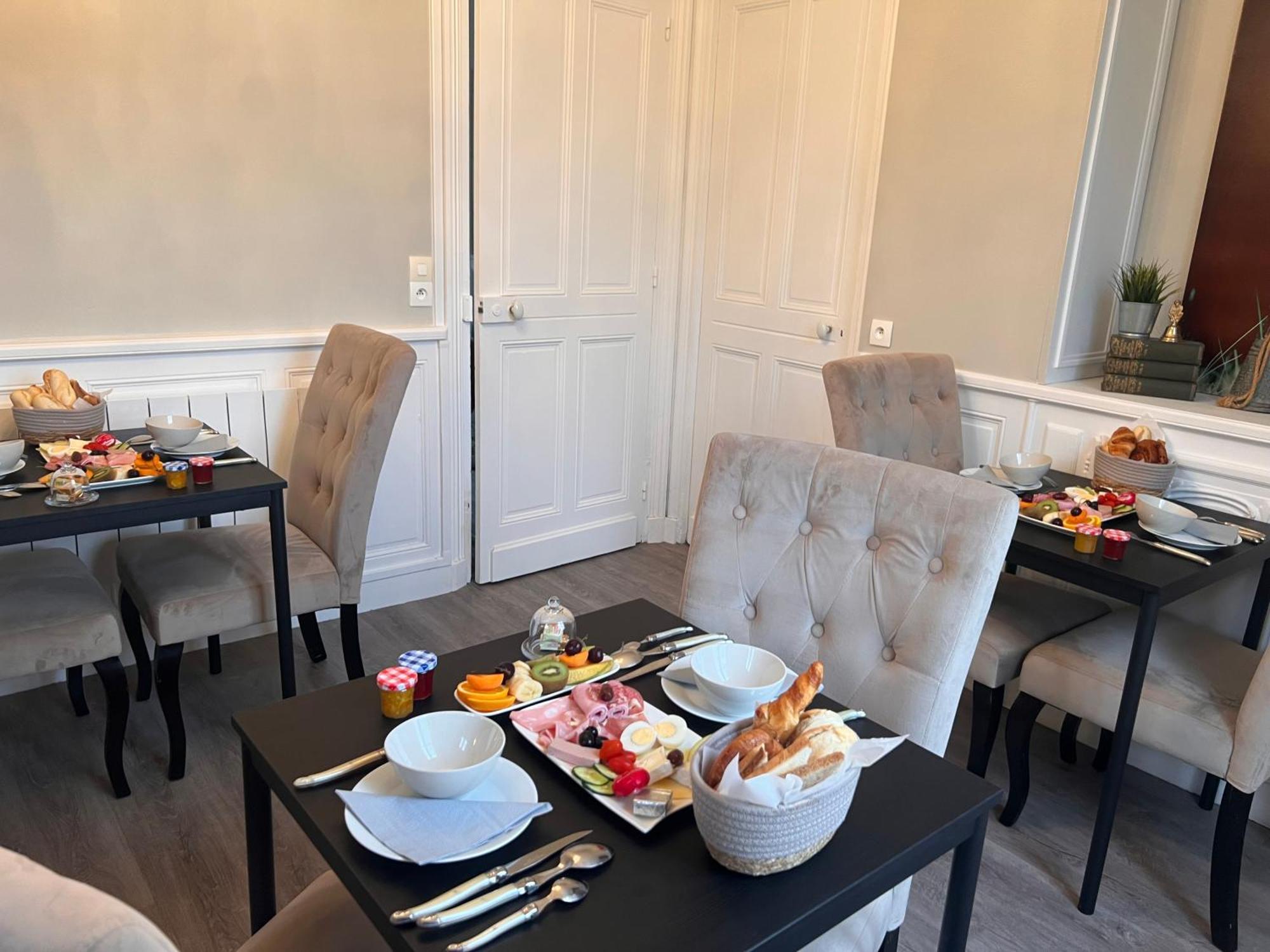 Le Bourg Bed and Breakfast Asnieres-en-Bessin Buitenkant foto